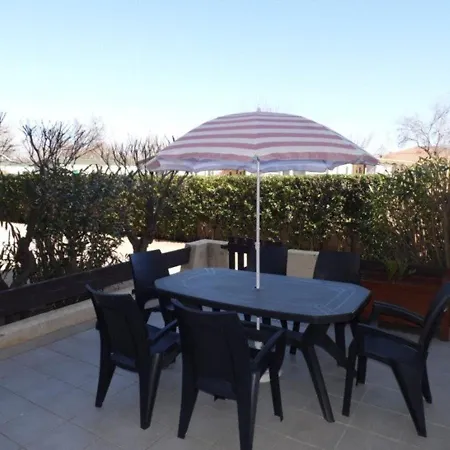 T2 En Rdc Avec Terrasse Privative, Parking Et Equipements Confortables. - Fr-1-326-383 * Marseillan (Herault)